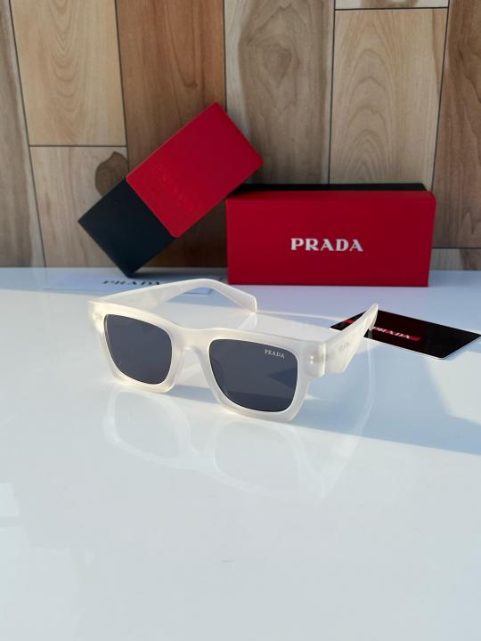prad_a_11_white_black