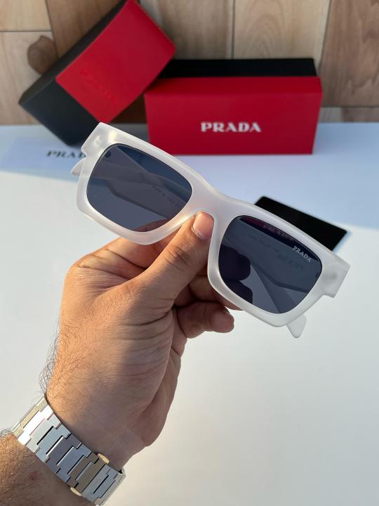 prad_a_11_white_black