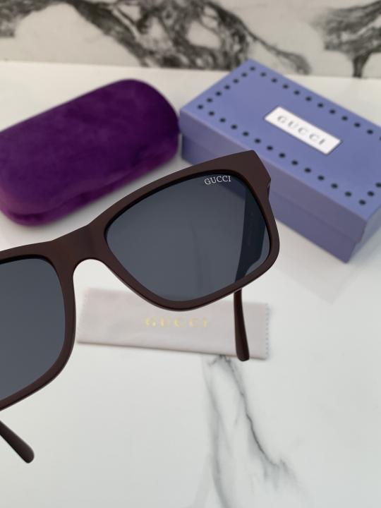 Guc_ci_10_brown_black