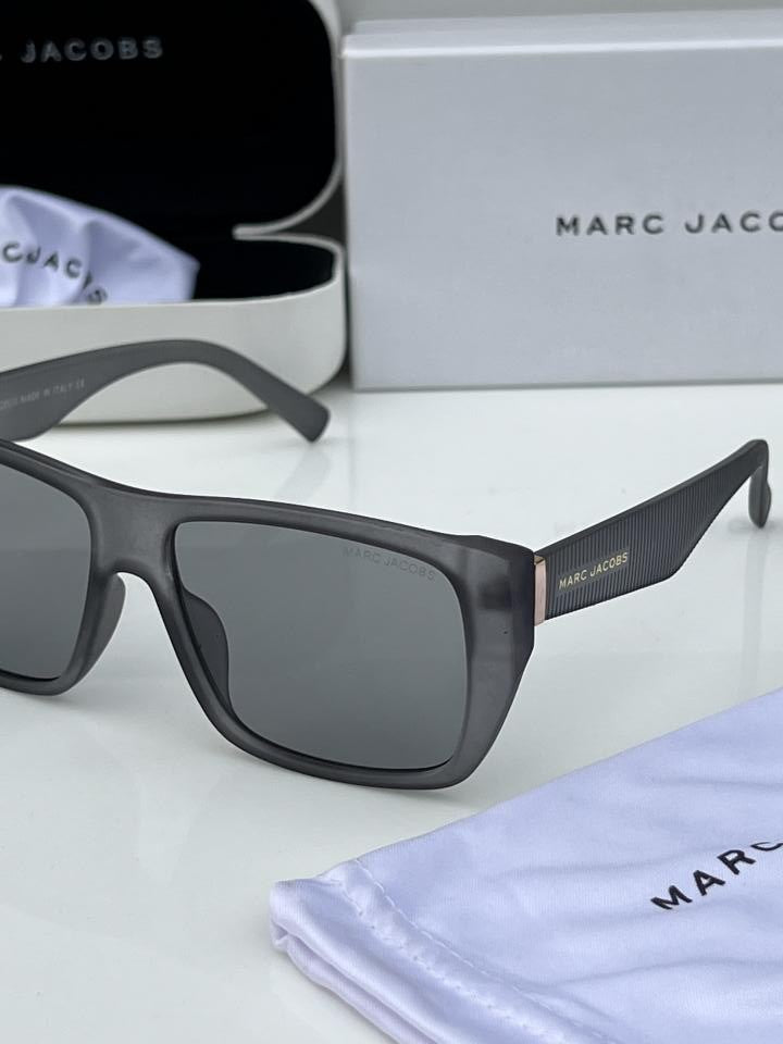 Mar_c_jacob_s_56801_grey