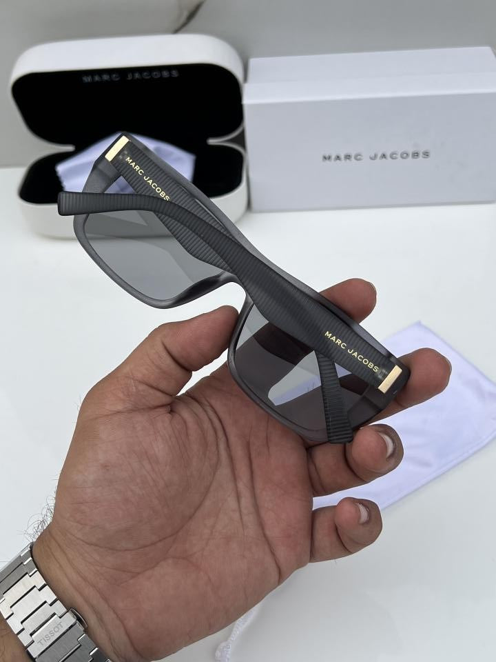 Mar_c_jacob_s_56801_grey