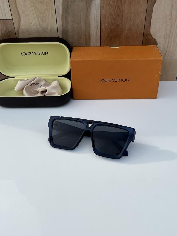 Loui_s_vuitto_n_1502_blue